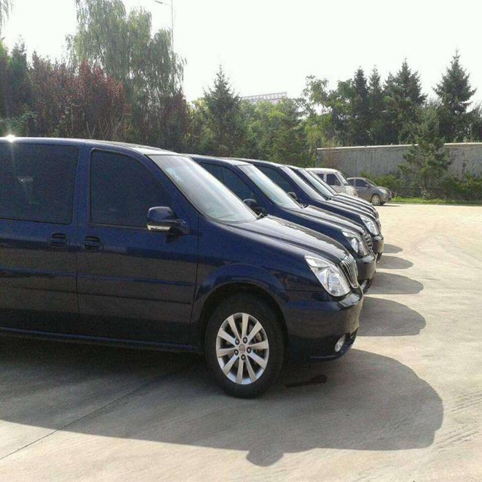 順發商務車出租與汽車租賃服務 專業、便捷的出行選擇